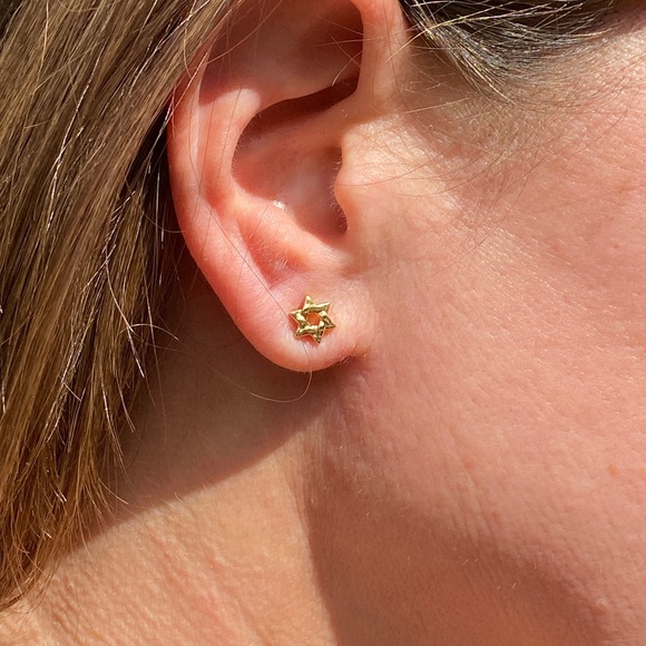 14-k Yellow Gold Star of David Post Earrings - Picture 4 of 6